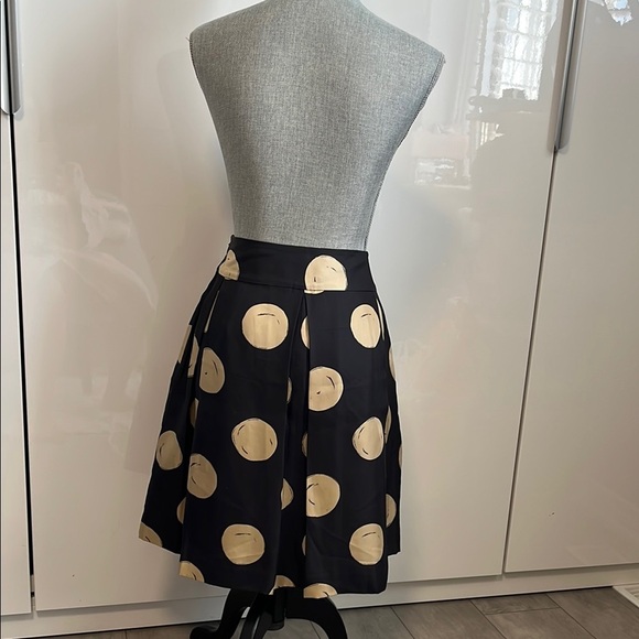 Kate Spade NWOT Silk Skirt Black Beige Polka Dot A-Line, Size 8 - Picture 8 of 10